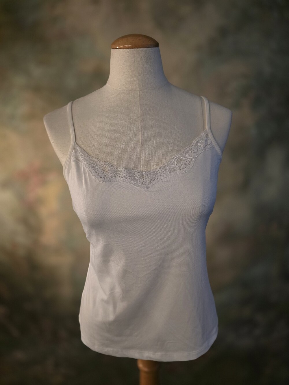 Bali Studios Collection White Lace Trim Camisole Built In Bra Adjustable Straps